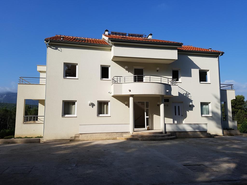 Apartments Villa Maslinica Vrboska Exterior foto